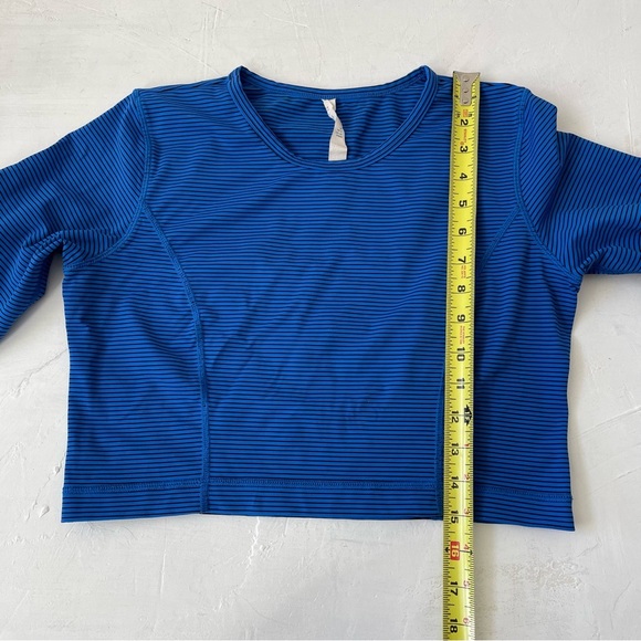 Lululemon Cozy Crop Top Mini Hyper Stripe Baroque Blue size 8 - Picture 7 of 8
